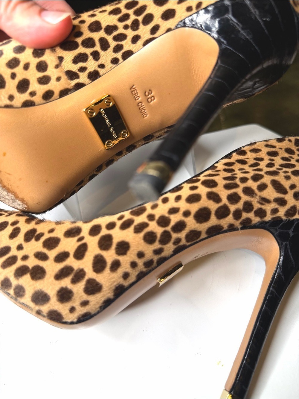 Michael Kors Collection Leopard Print Calf Hair Pointed Toe Heels Size 38 - Picture 9 of 9